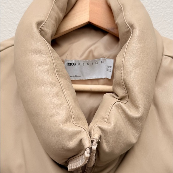 ASOS DESIGN Faux Leather Patched Fleece Puffer Jacket – Stone, Size 10 - Picture 6 of 7